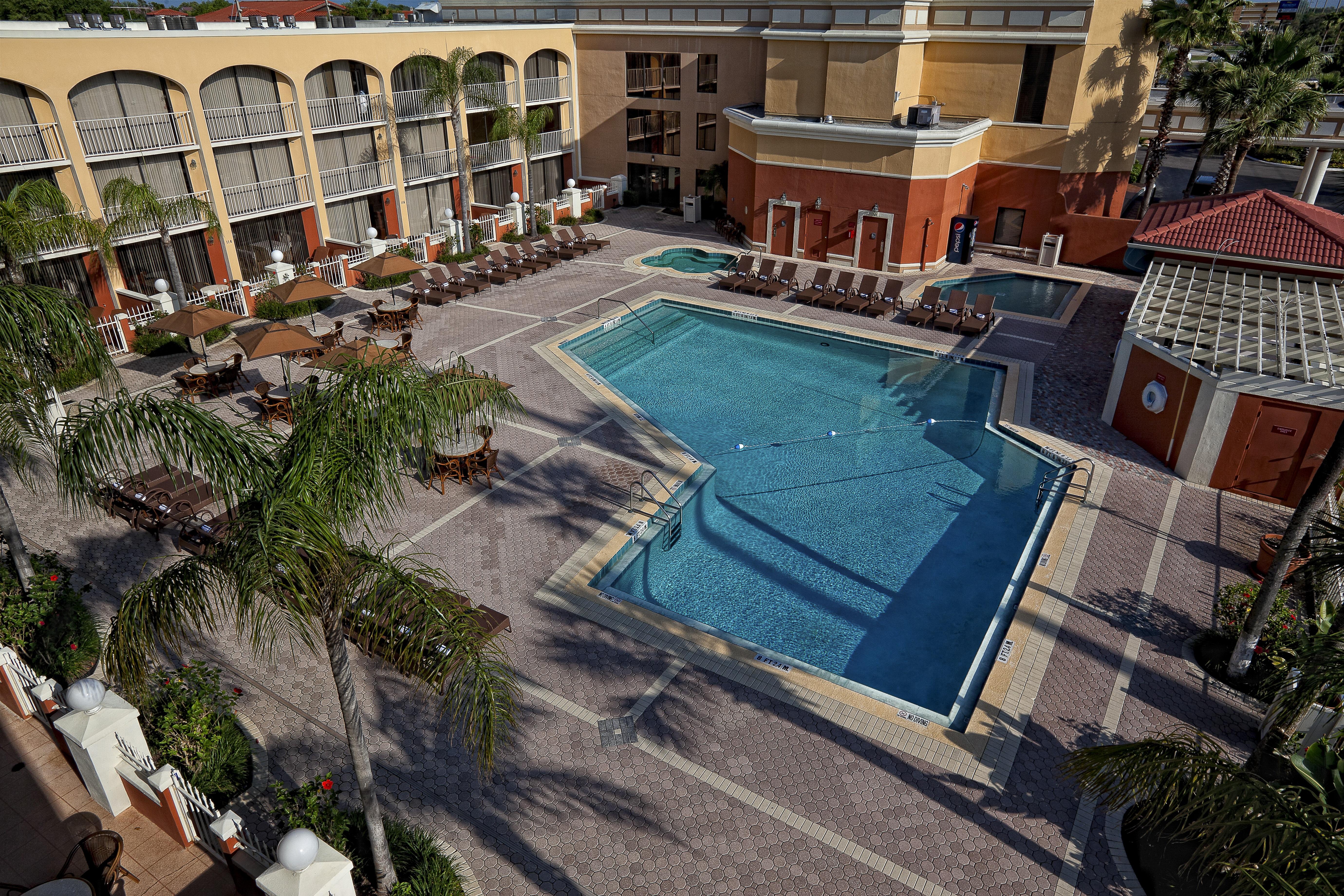 Westgate Towers Hotel Four Corners Екстериор снимка