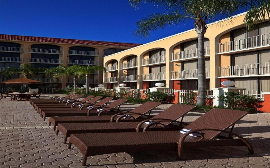Westgate Towers Hotel Four Corners Екстериор снимка