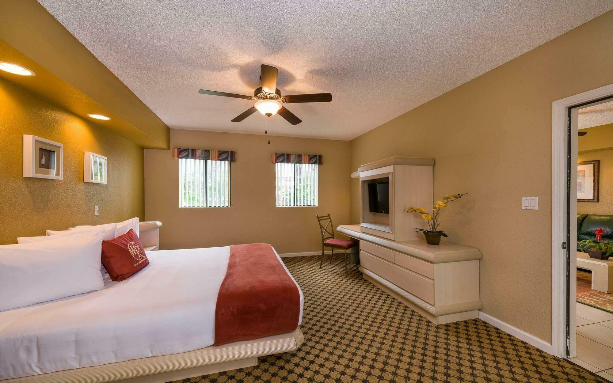 Westgate Towers Hotel Four Corners Екстериор снимка